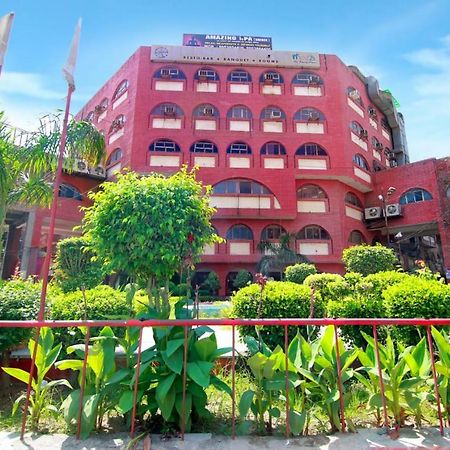Chanson Grand Westend Delhi  Exterior foto