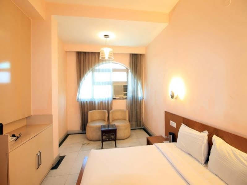 Chanson Grand Westend Delhi  Exterior foto