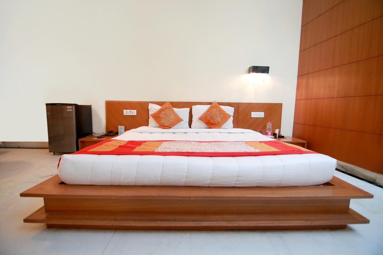 Chanson Grand Westend Delhi  Exterior foto