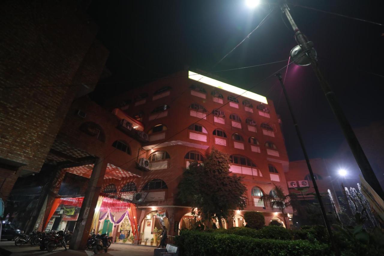 Chanson Grand Westend Delhi  Exterior foto